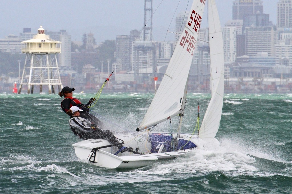 420 heads upwind in the white water - Day 4, Oceanbridge Sail Auckland 2013 © Richard Gladwell www.photosport.co.nz